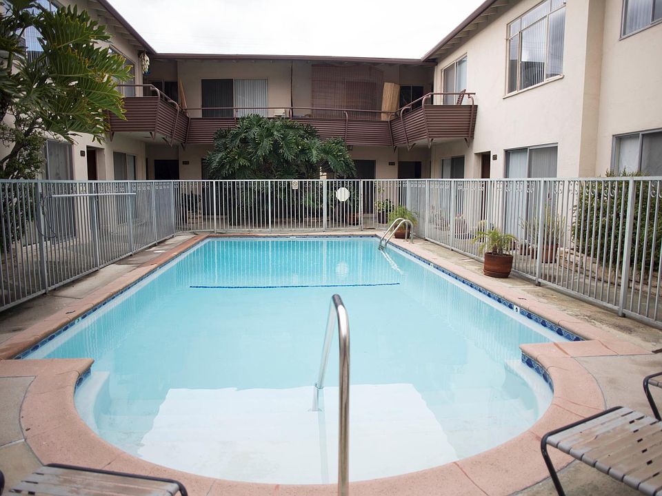 1st image of 1263 N Hayworth Ave #8