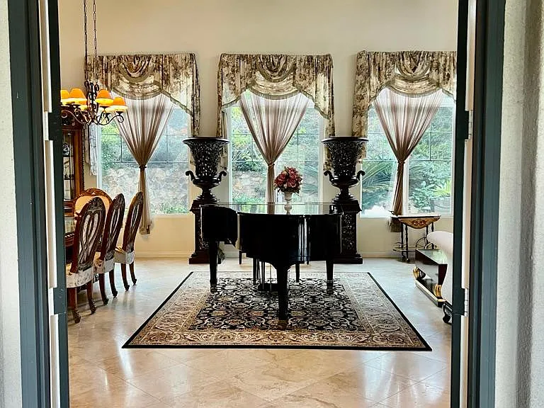 entrance to living room