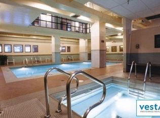 101 W Chestnut St, Chicago, IL 60610