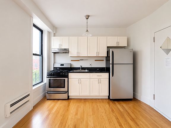 2nd image of 758 Marcy Ave APT 3