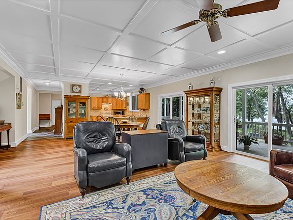 5th image of 1368 Gregg Dr