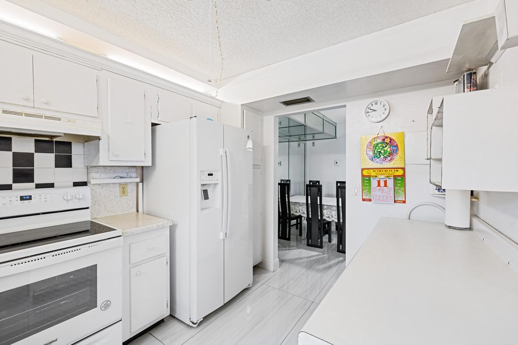 1200 Hibiscus Avenue #201, photo 8