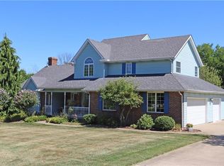 2917 Westwood Estates Dr, Erie, PA 16506