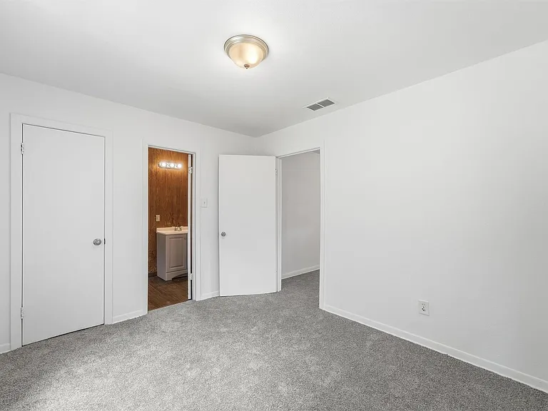 5326 Wenda St — Photo 14