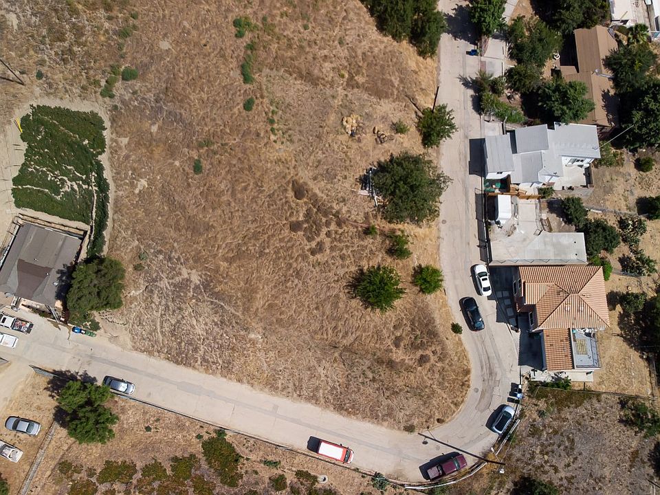 1st image of 2521 N Onyx Dr