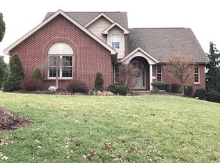 2 Kingswood Ct, Washington, PA 15301