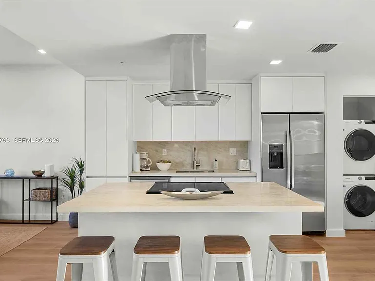 1376 SW 4th St — Photo 14