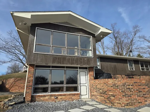 212 Hillcrest Dr, Princeton, WV 24740