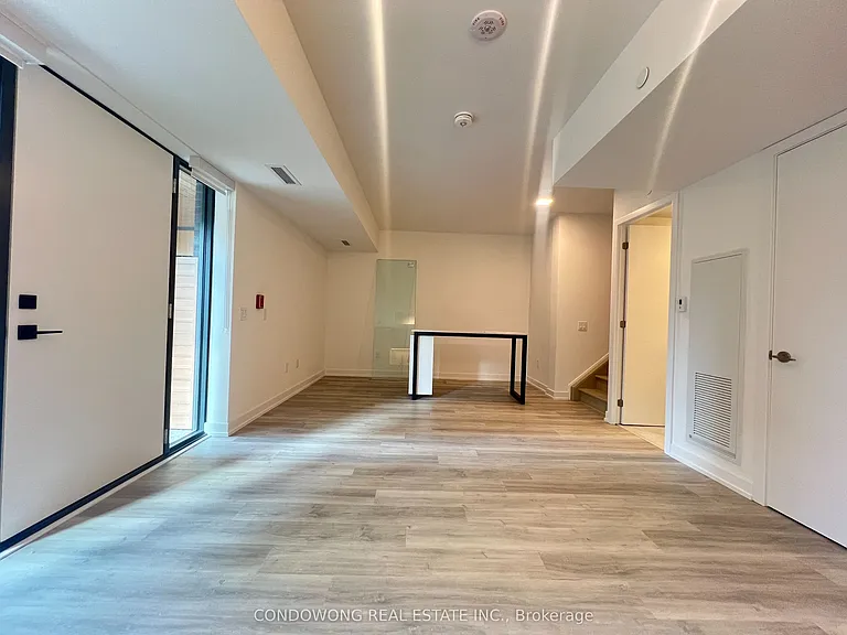 28 Eastern Ave #Townhouse 110 — Photo 4