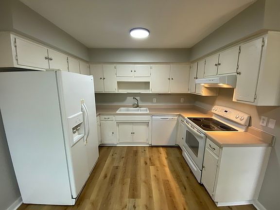 4th image of 339 Lee Dr