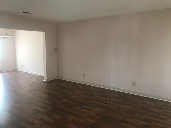 2nd image of 208 High Creek Dr