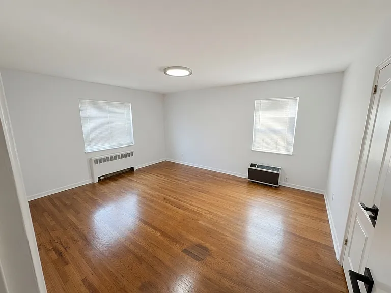 1080 Rhinelander Ave #1 — Photo 12