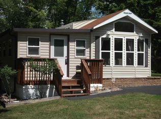 553 Glendale Dr, Edgerton, WI 53534