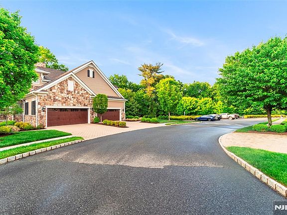 4th image of 32 Cherrywood Ct #7004