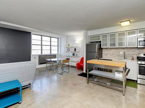 4th image of 1620 E Broad St APT 1210