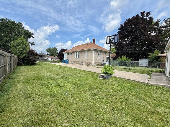 3rd image of 14613 Avers Ave