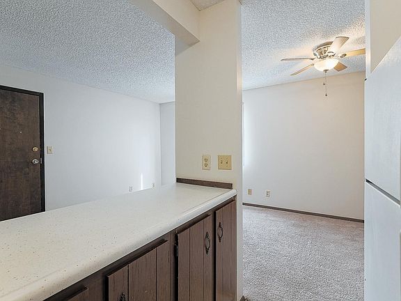 4th image of 1327 D St #1X1