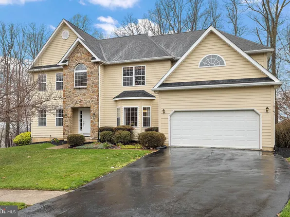 120 Syracuse Dr, Newark, DE 19713