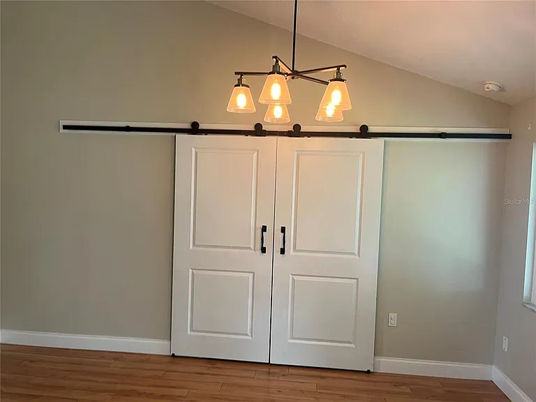 3101 Village Ln — Photo 13