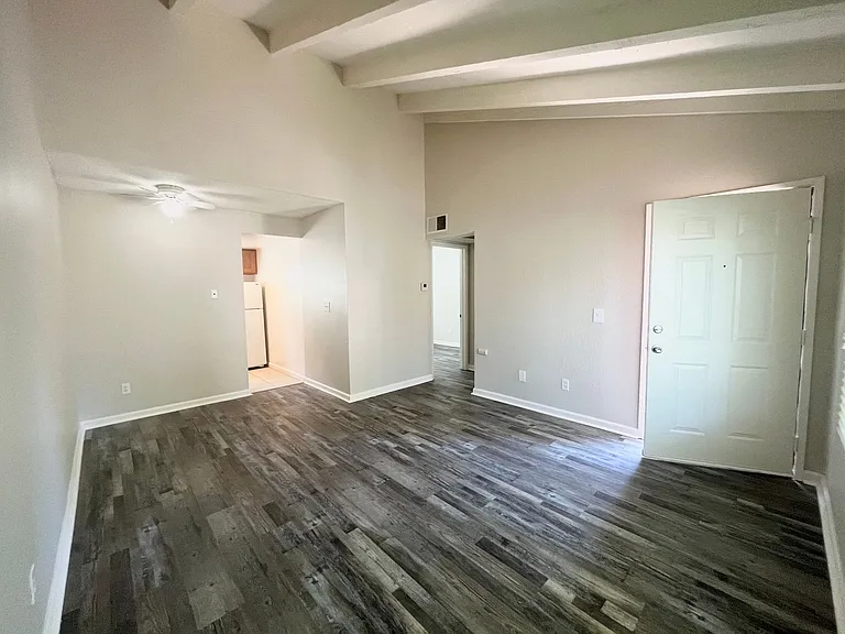 2206 V St #12 — Photo 2