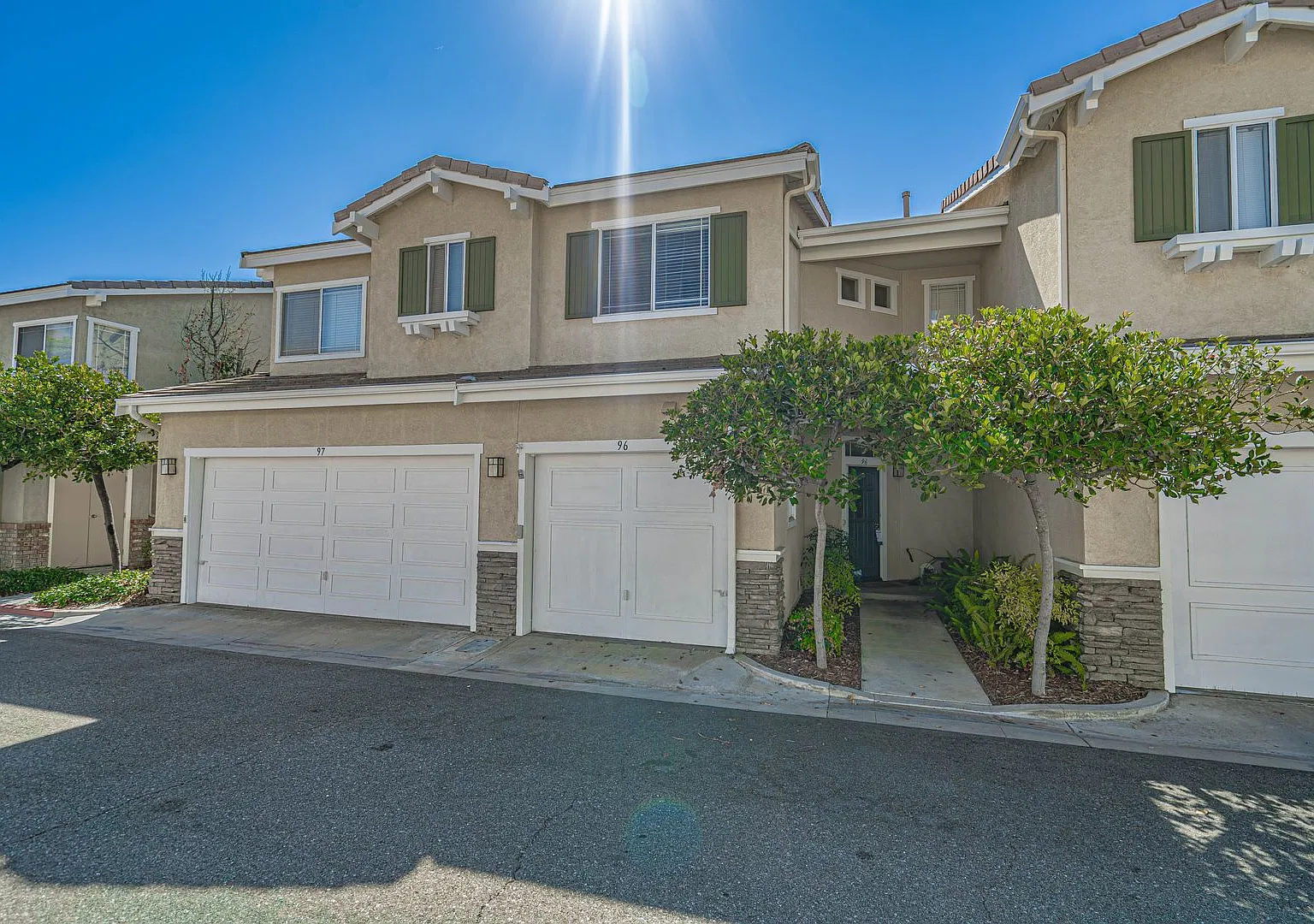 No Showings! 2 Bedroom Townhome for Rent in The Montanas! — Photo 1