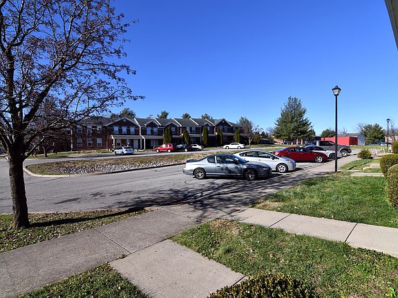 4th image of 504 Marian Village Dr