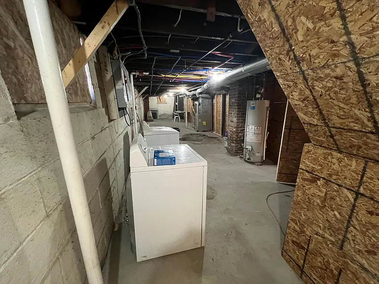 2402 Raspberry St #1 — Photo 11