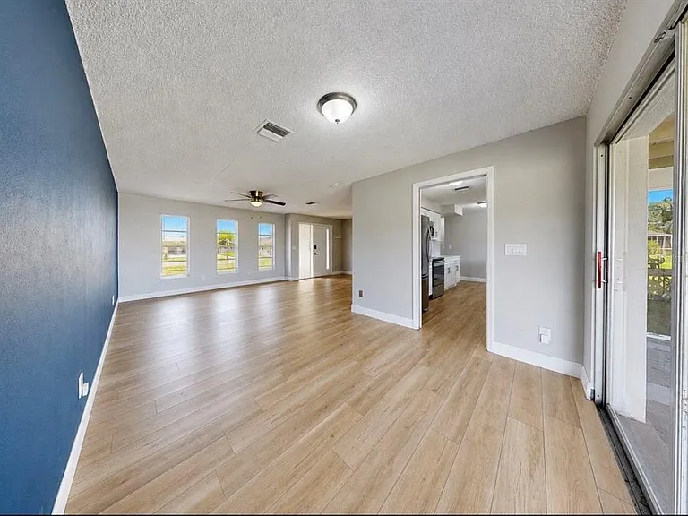 1729 Bikini Ct — Photo 16