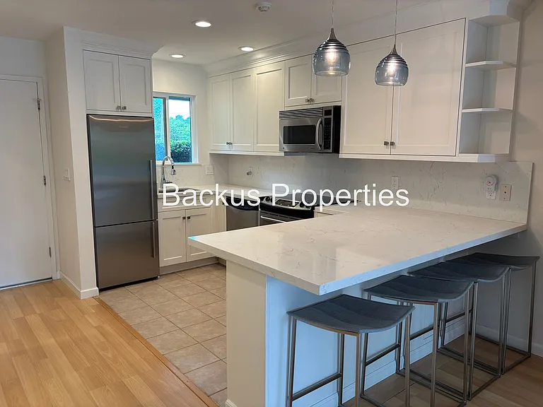 194 Hacienda Carmel — Photo 4