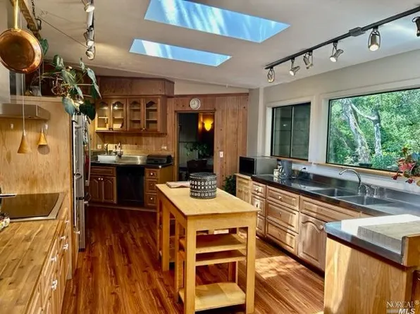 160 East Cintura Avenue, Lagunitas, CA 94938