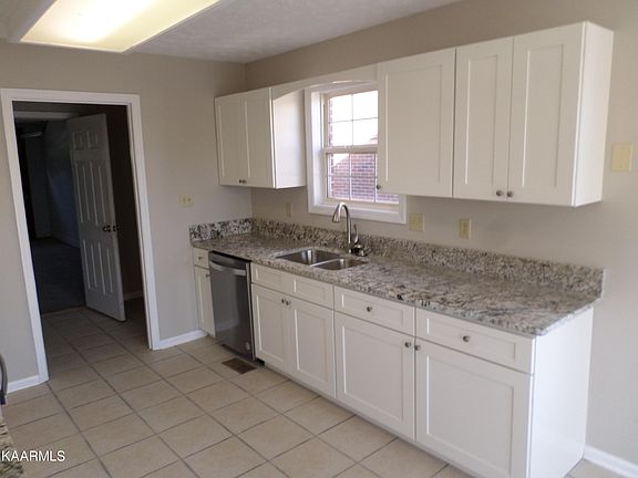 5th image of 4406 Marilois Ln