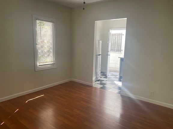 5th image of 630 3/4 N Plymouth Blvd