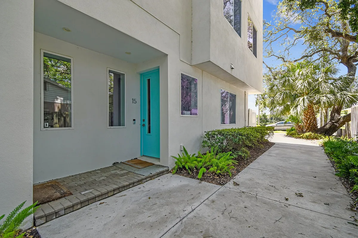 Building Photo - 3100 W Paul Ave #15