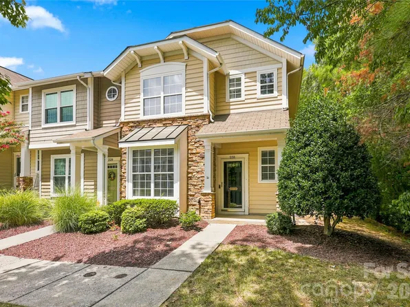 231 Dawn Mist Ln, Fort Mill, SC 29708