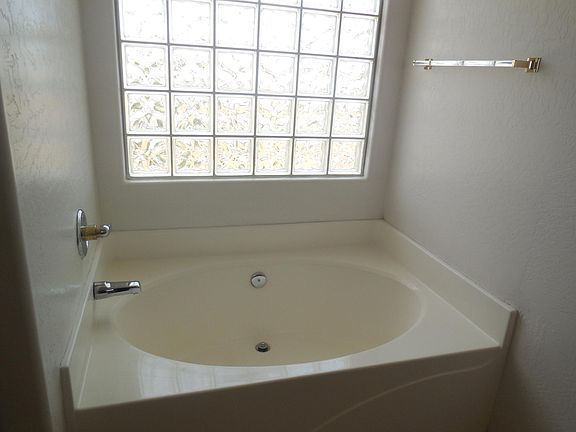 5th image of 7034 S 44th Ln