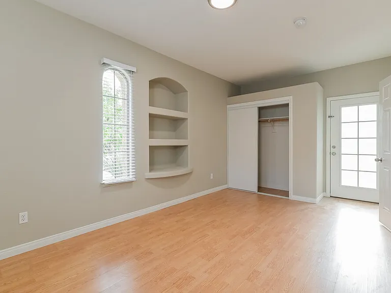 868 Bussora Rose Dr — Photo 6