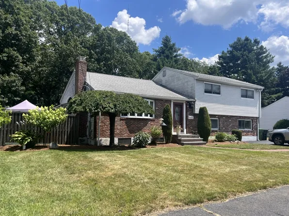 92 Noanett Rd, Needham, MA 02494