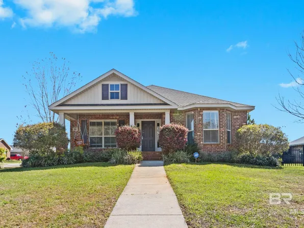 504 Charing Cross St, Fairhope, AL 36532