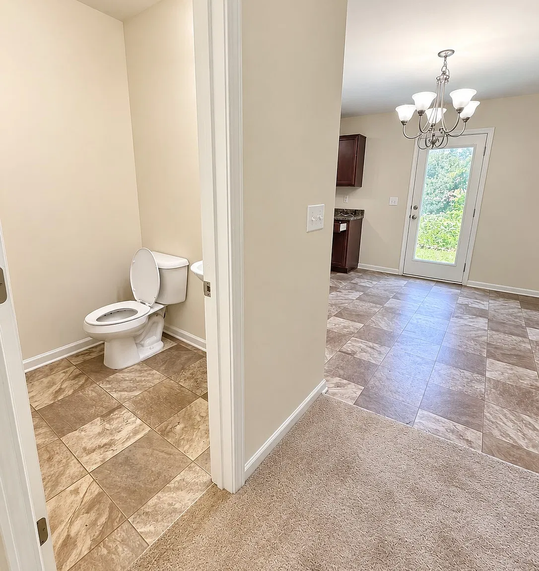 4 bed, 2.5 bath, 1850 sqft, $2,050 — Photo 4