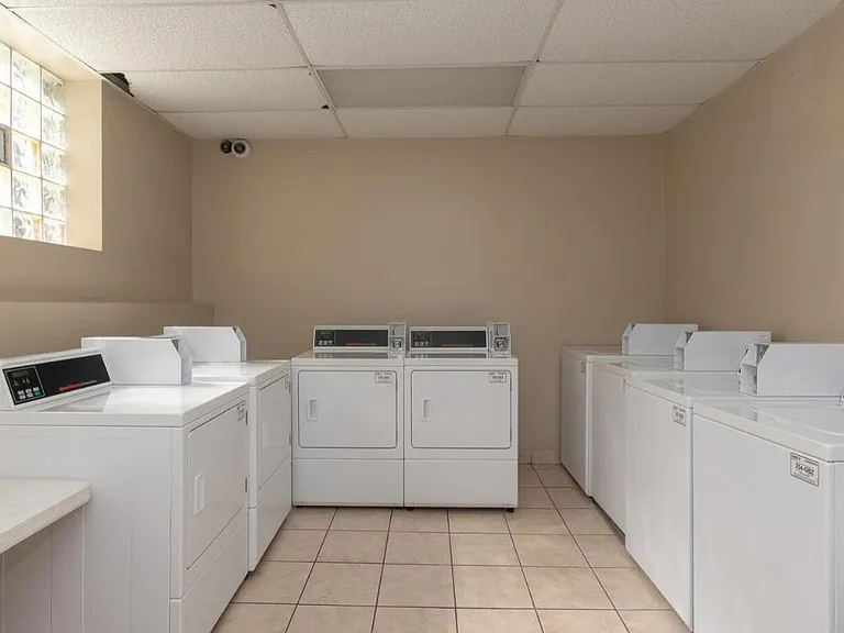 1215 W. Diversey — Photo 14