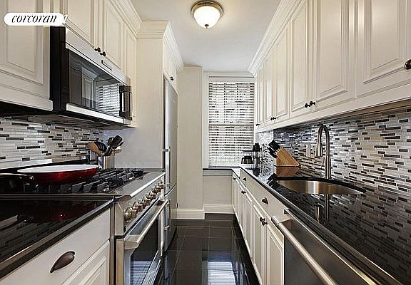 3rd image of 302 W 12th St APT 2E