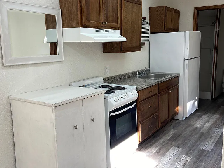 143 Edgehill Dr — Photo 7