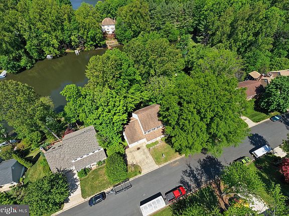 3rd image of 15348 Edgehill Dr