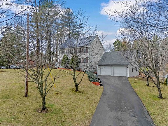 3rd image of 3 Kendall Pond Road