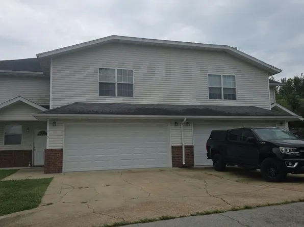 117 & 119 Hickory Ridge Dr, Saint Robert, MO 65584
