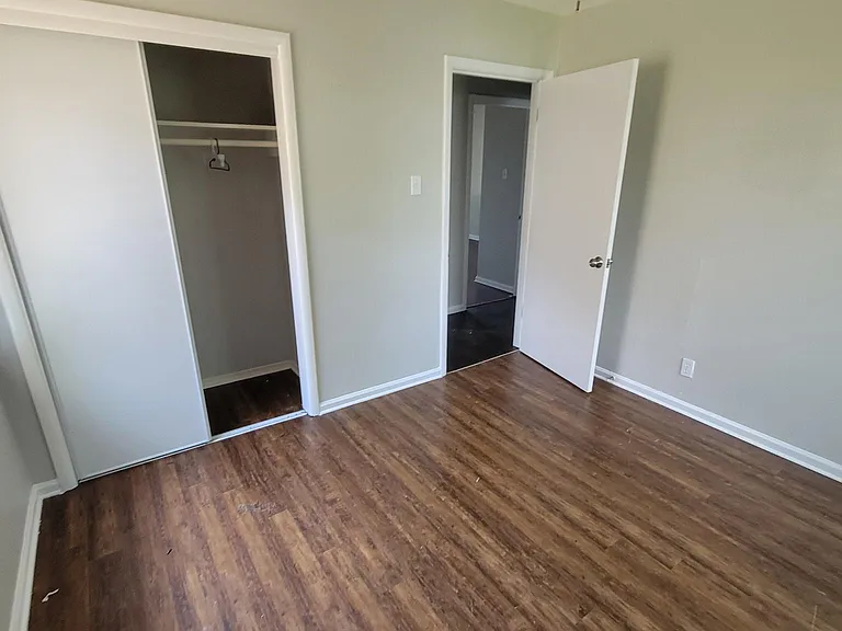 2523 Gross Rd — Photo 5
