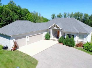 4739 E Water View Dr, Lake Leelanau, MI 49653