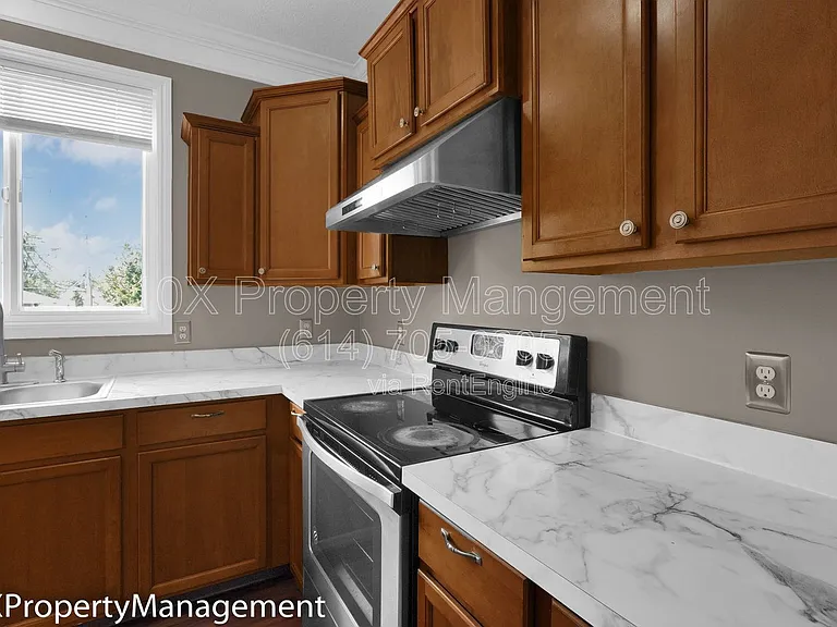 3056 Melville St — Photo 10