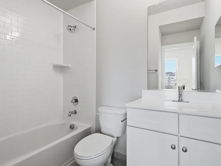 14566 Lake Vista Dr — Photo 8