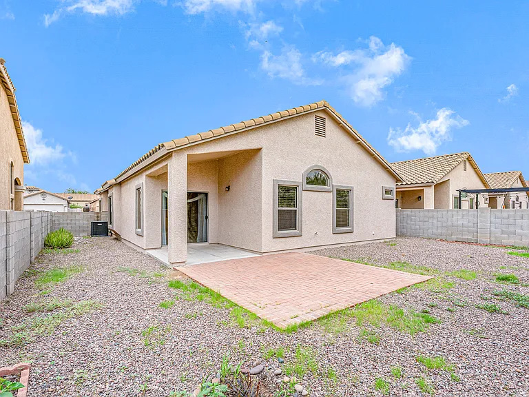 345 E Camino Del Abeto — Photo 27